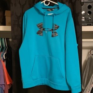 Used UA men’s hoodie